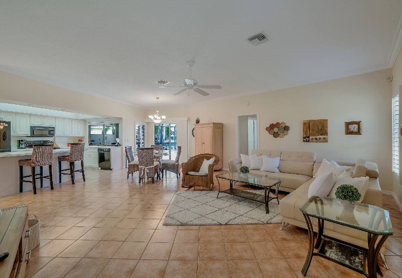 House in Cape Coral - Villa Batavia House in Cape Coral - Villa Batavia