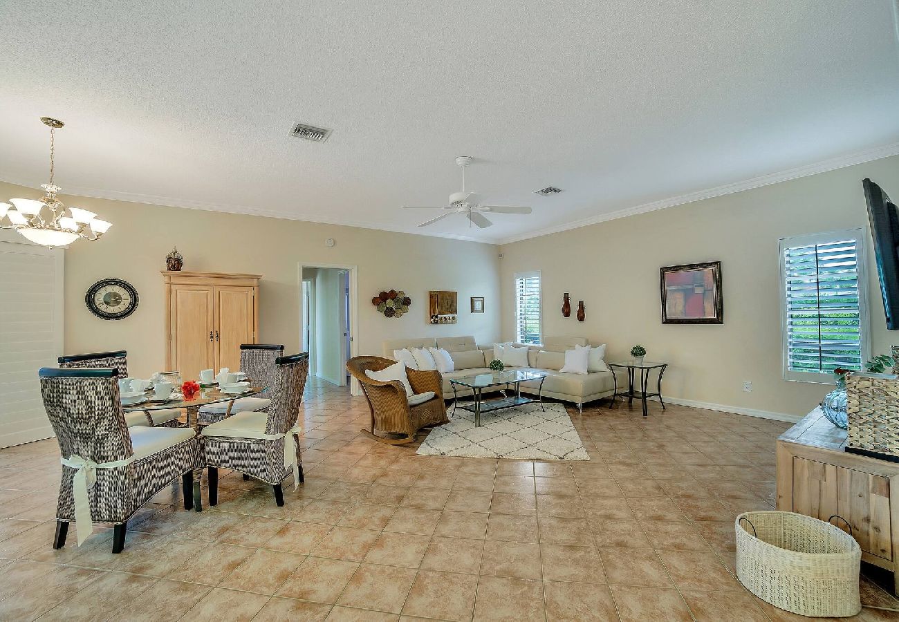 House in Cape Coral - Villa Batavia House in Cape Coral - Villa Batavia