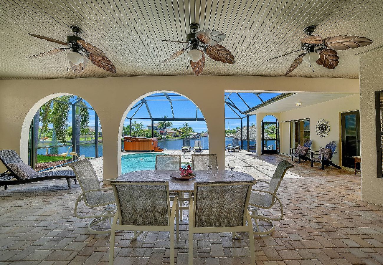 House in Cape Coral - Villa Batavia House in Cape Coral - Villa Batavia