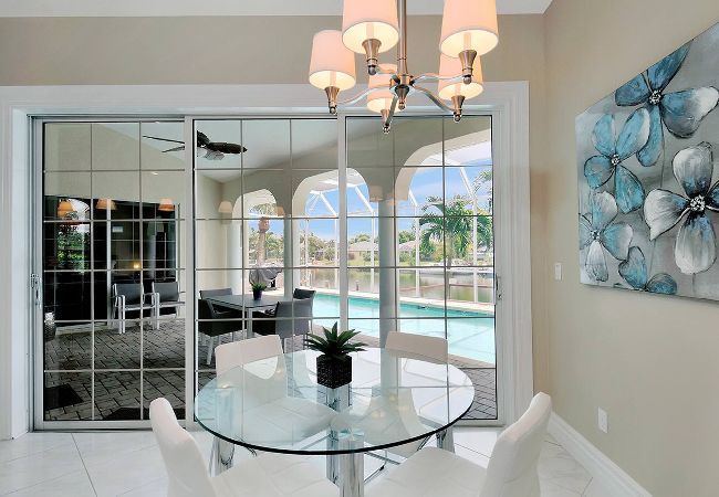 House in Cape Coral - Villa Blue Dolphins House in Cape Coral - Villa Blue Dolphins