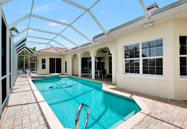 House in Cape Coral - Villa Blue Dolphins House in Cape Coral - Villa Blue Dolphins