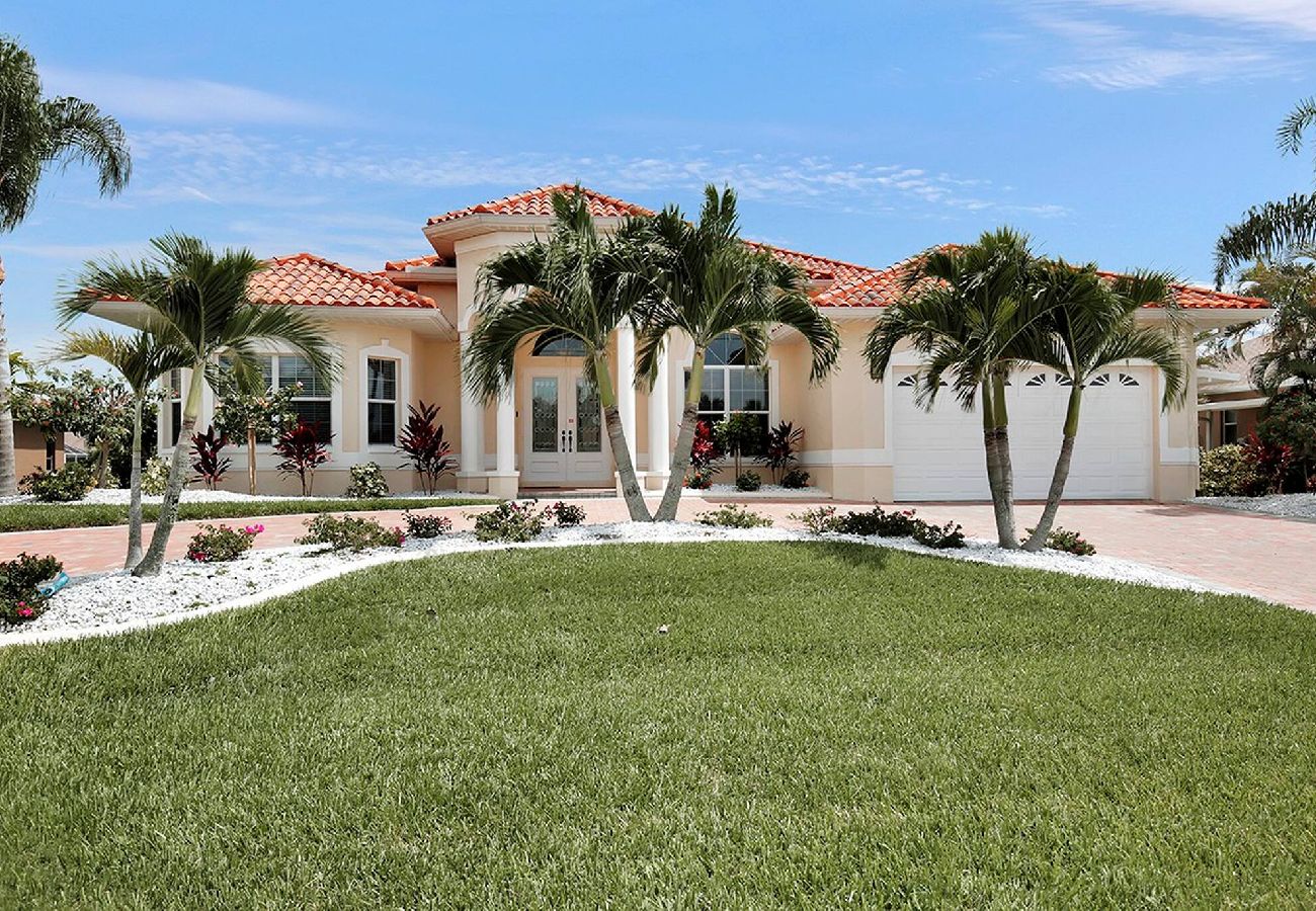 House in Cape Coral - Villa Blue Dolphins House in Cape Coral - Villa Blue Dolphins