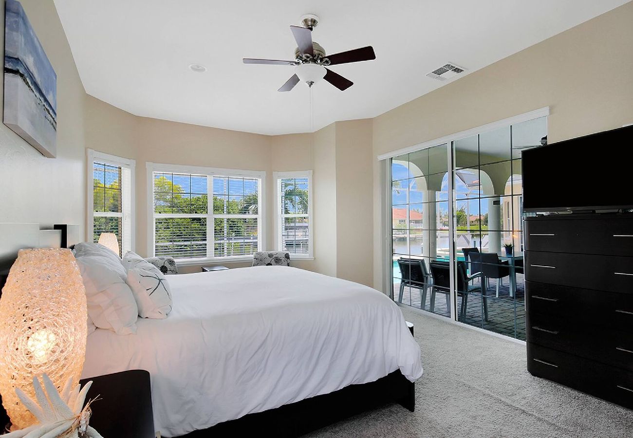 House in Cape Coral - Villa Blue Dolphins House in Cape Coral - Villa Blue Dolphins