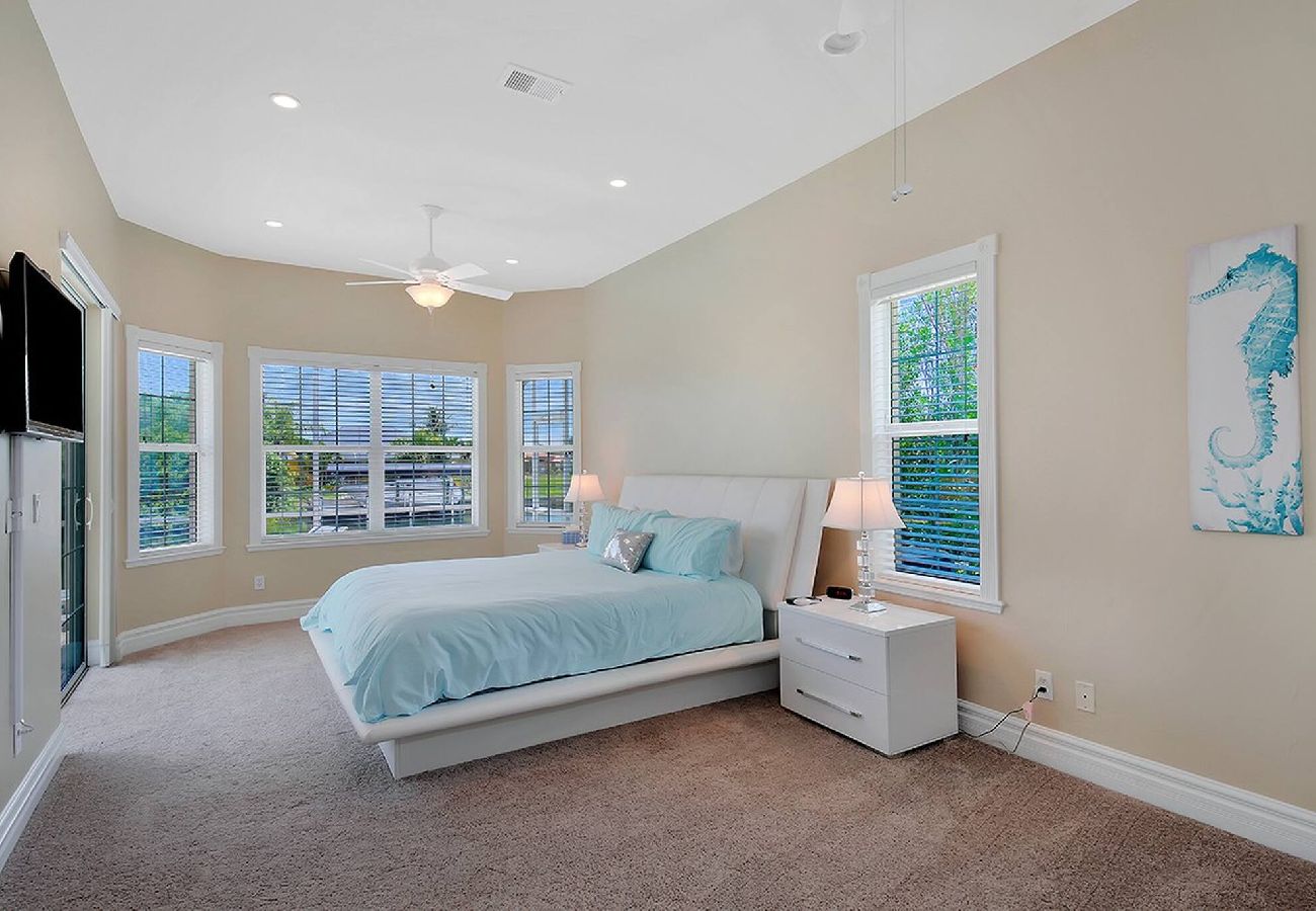 House in Cape Coral - Villa Blue Dolphins House in Cape Coral - Villa Blue Dolphins
