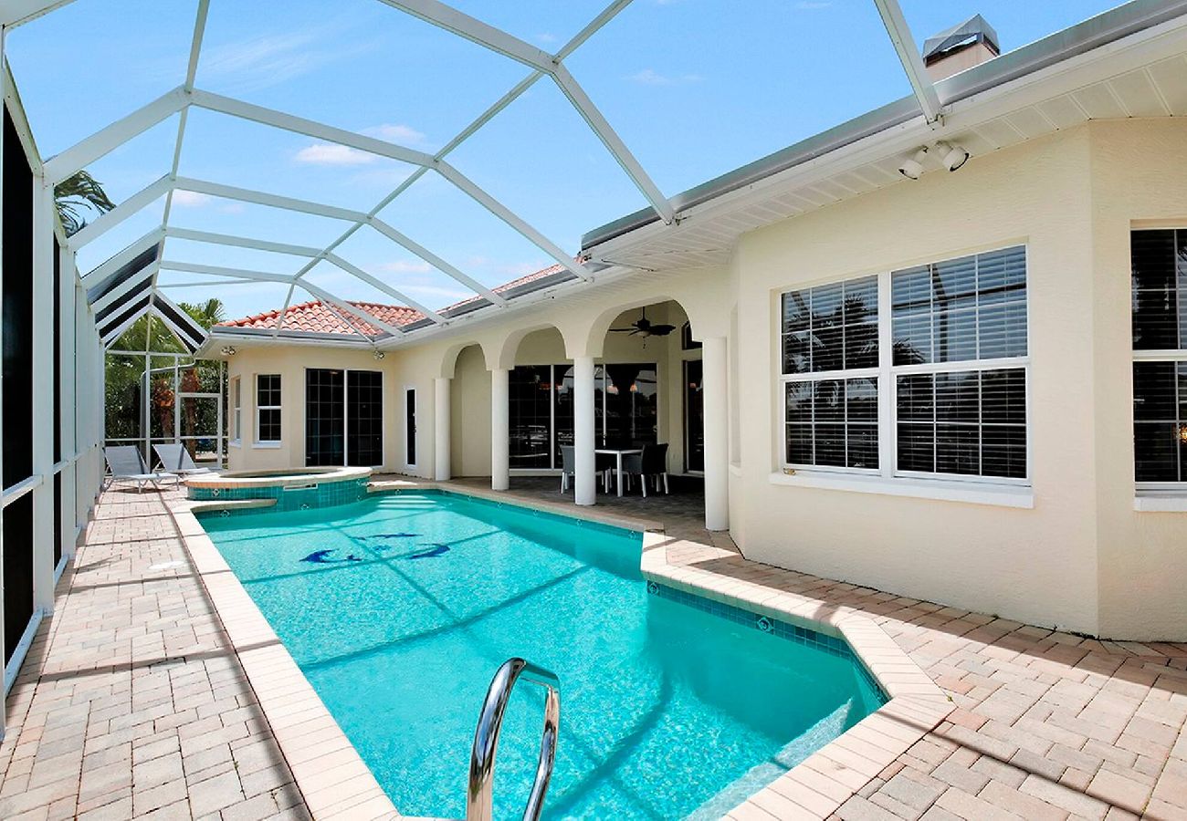 House in Cape Coral - Villa Blue Dolphins House in Cape Coral - Villa Blue Dolphins