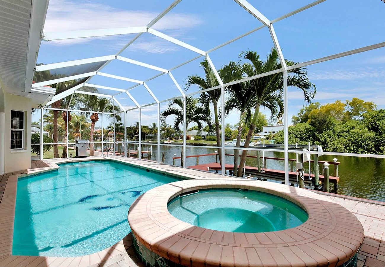 House in Cape Coral - Villa Blue Dolphins House in Cape Coral - Villa Blue Dolphins