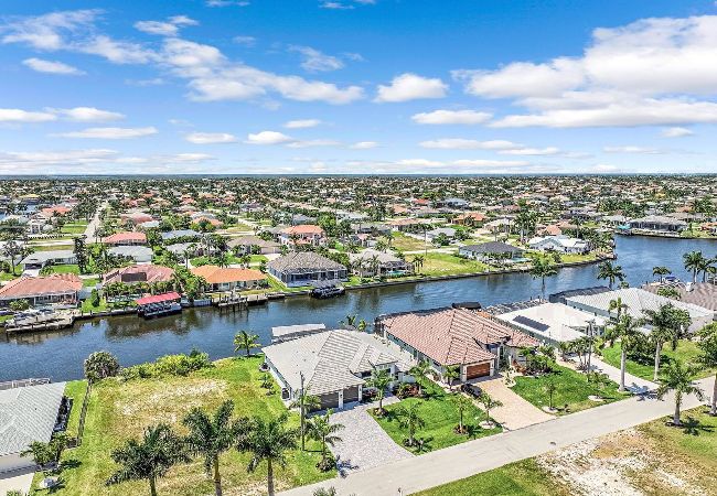 House in Cape Coral - Aqua Villa House in Cape Coral - Aqua Villa